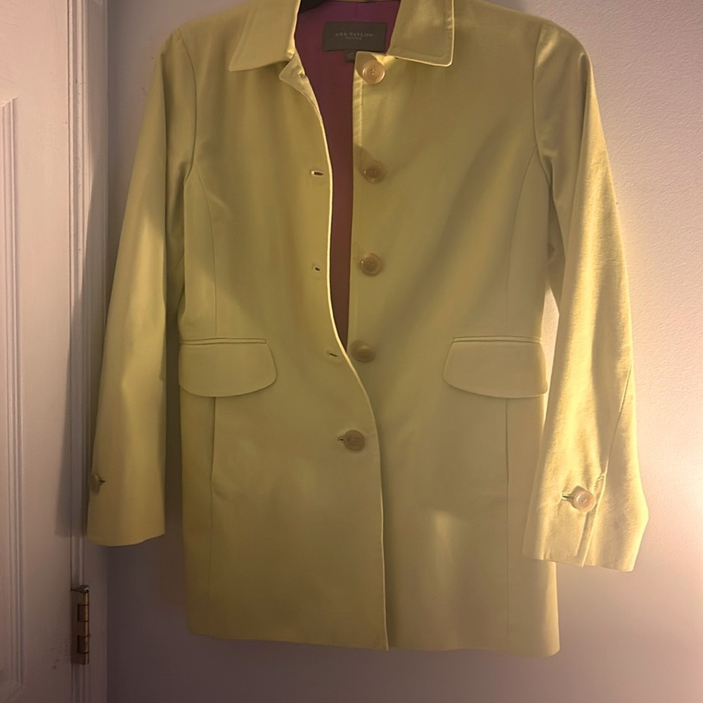 Very nice blazer designed by any Taylor size SP